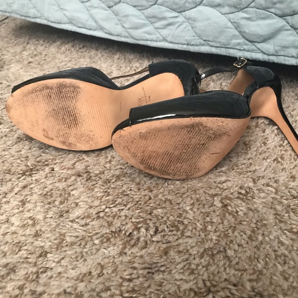 Ann Taylor Black Patent Leather T-strap peep toe 7 - Picture 3 of 5